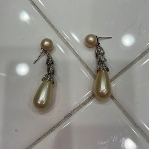Pearl drop earring with crystal embellishments